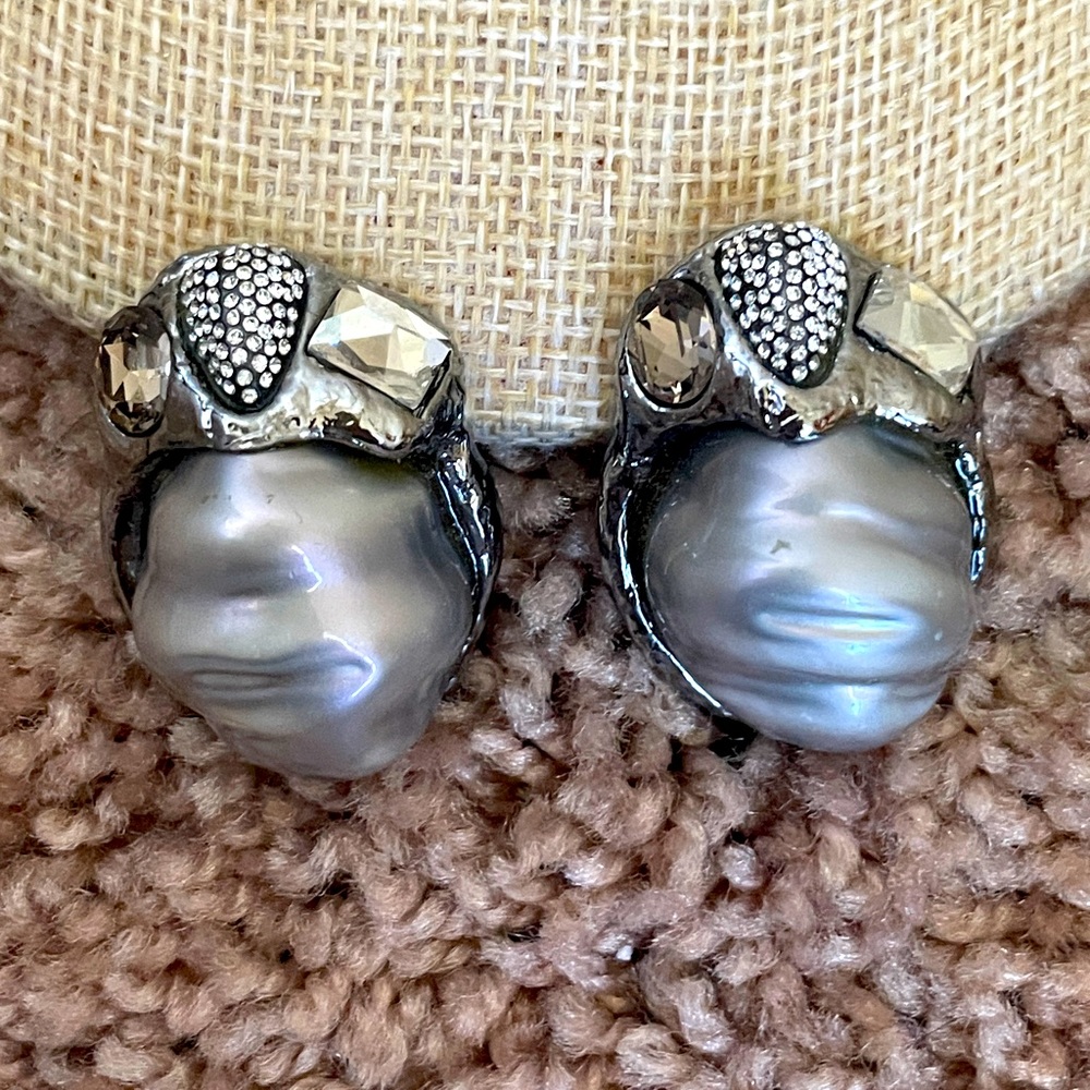 NWOT Alexis Bittar Vintage Silver Metal, Gray Pearl, And Crystals Clip Earrings